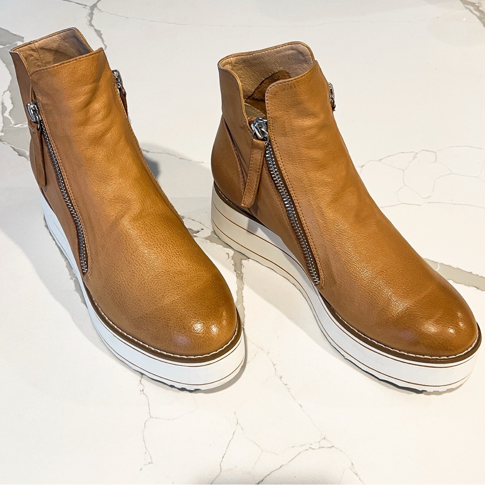 Anthropologie Silent D Nene Tan White Leather Ankle Wedge Boot EU 38 US 7 7.5 - Picture 3 of 16